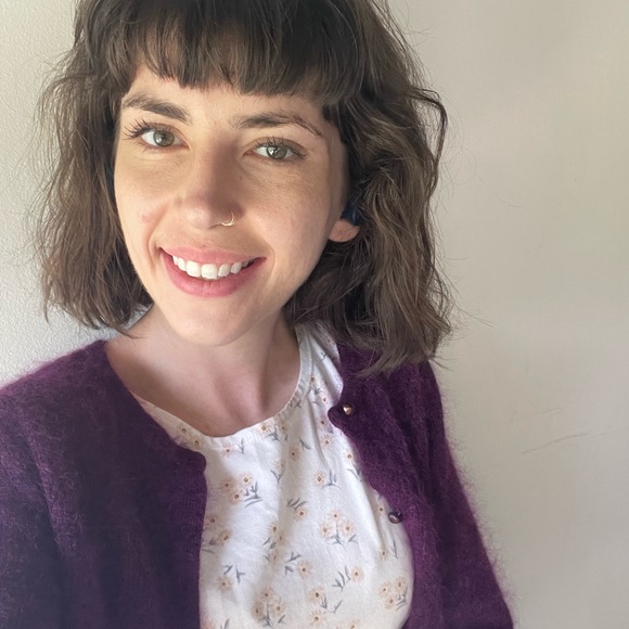 Meet your Posher, Jade - Picture 3 of 7